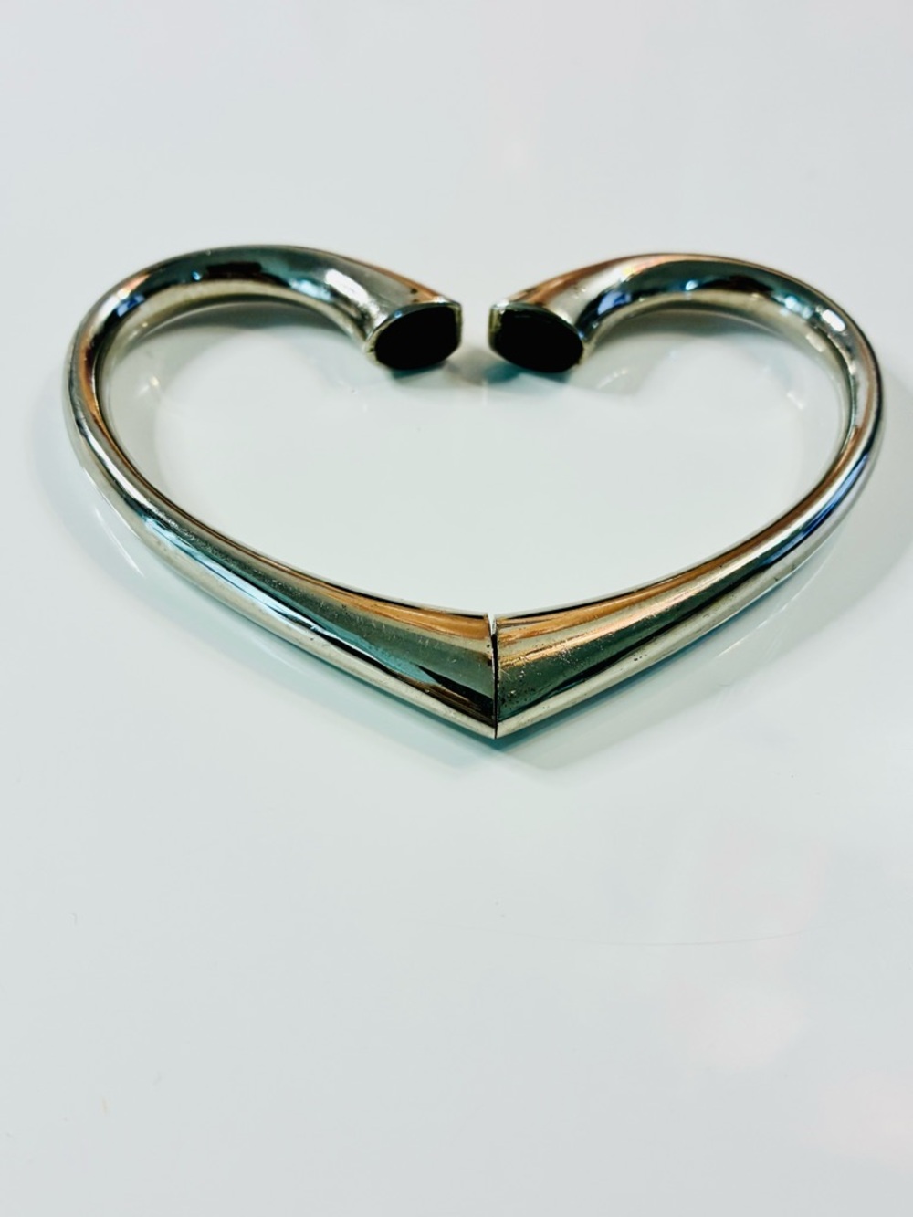 Unique Modern Silver-Tone Heart Cuff Swivel Bracelet Chunky Casual Everyday EUC